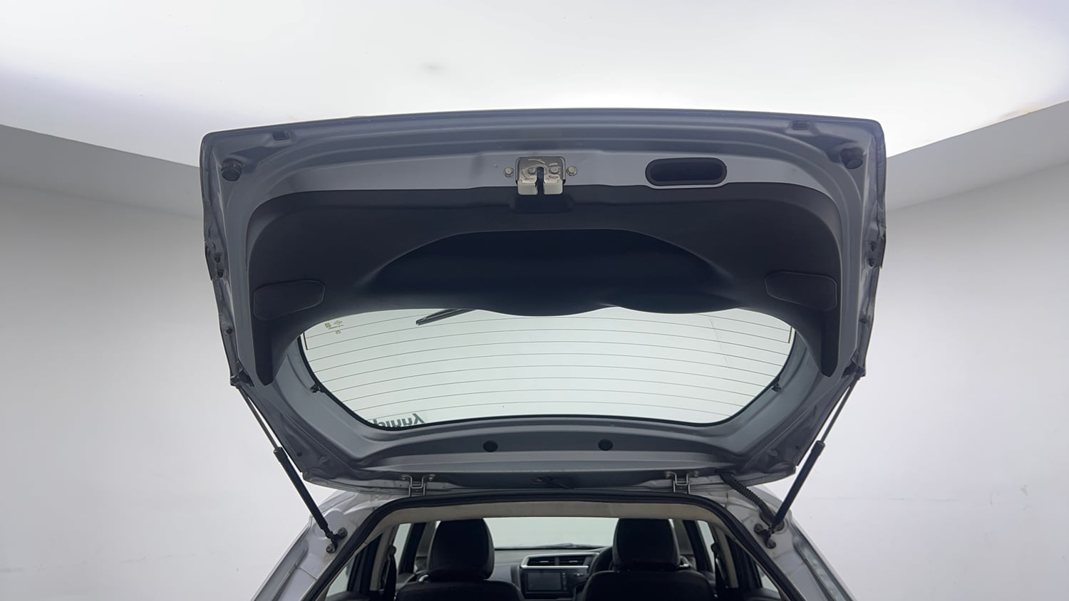 Used 2022 Honda WR-V VX MT Petrol Petrol Manual interior DICKY DOOR OPEN VIEW