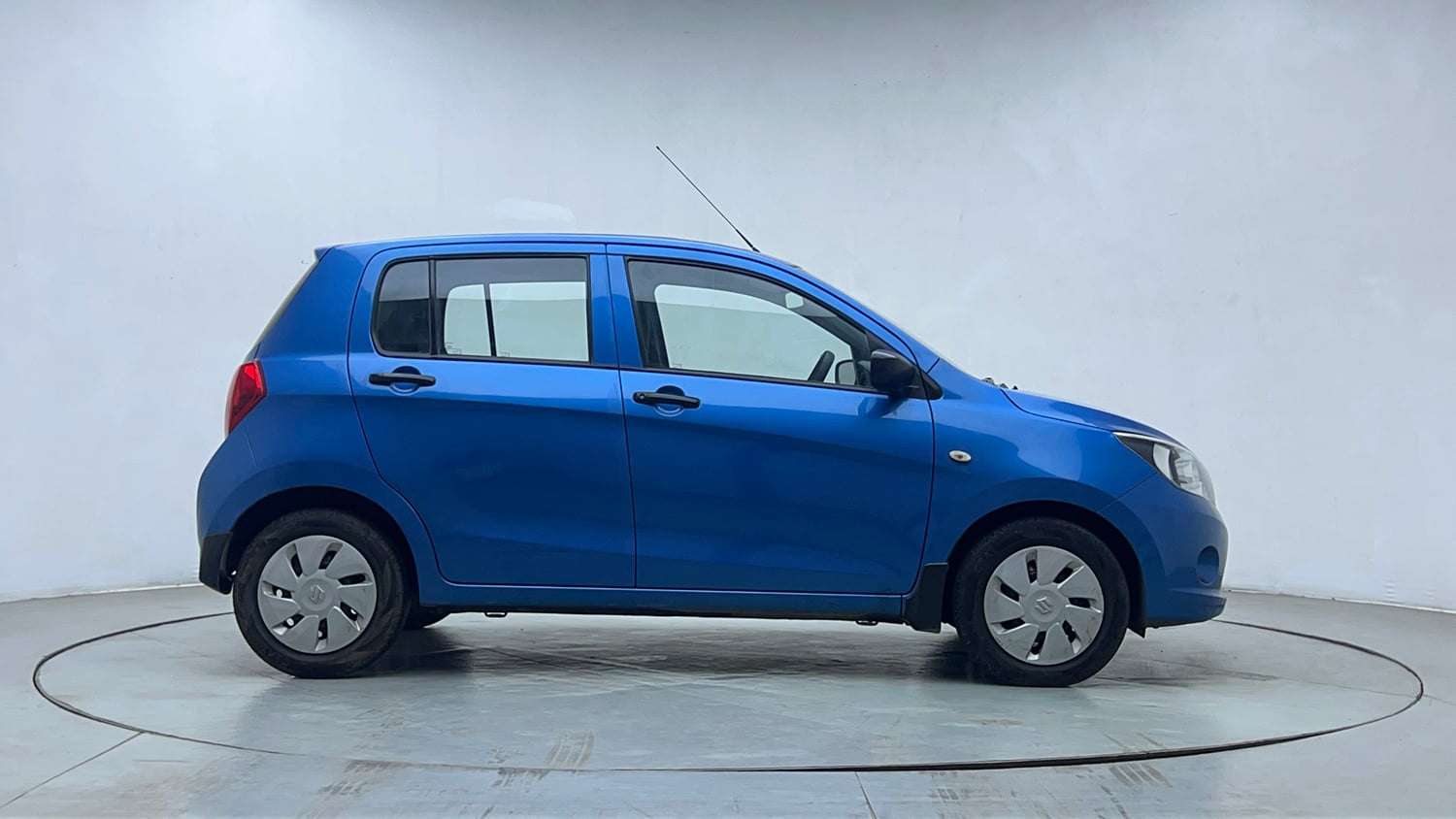 Used 2015 Maruti Suzuki Celerio VXi AMT Petrol Automatic exterior RIGHT SIDE VIEW