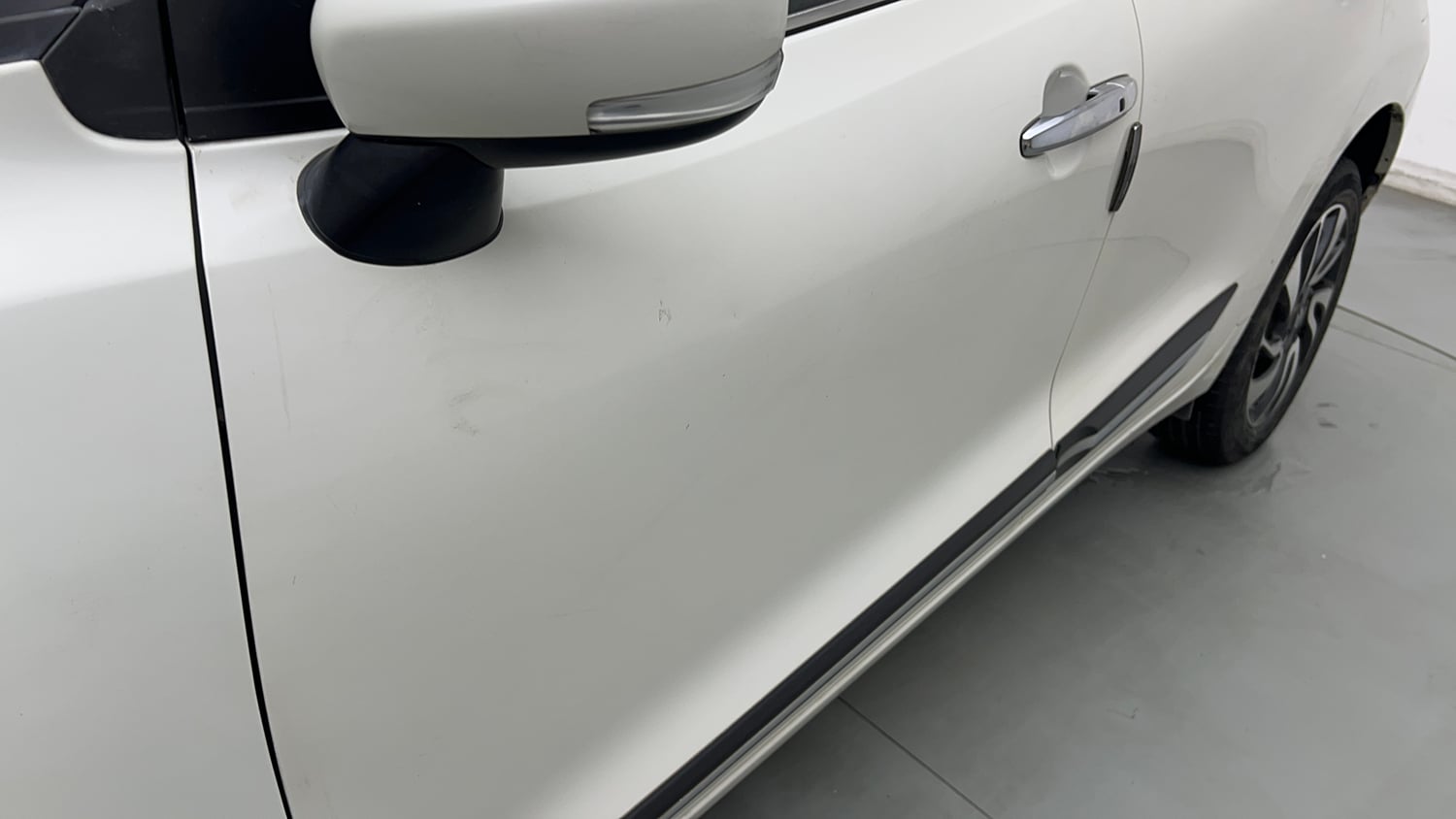 Used 2020 Maruti Suzuki Baleno Zeta Petrol Manual dents MINOR SCRATCH