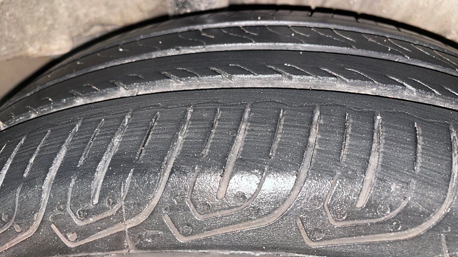 Used 2013 Honda City 1.5 V MT Petrol Manual tyres RIGHT REAR TYRE TREAD VIEW