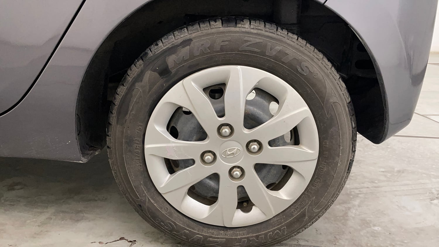 Used 2018 Hyundai Eon Sportz Petrol Manual tyres LEFT REAR TYRE RIM VIEW