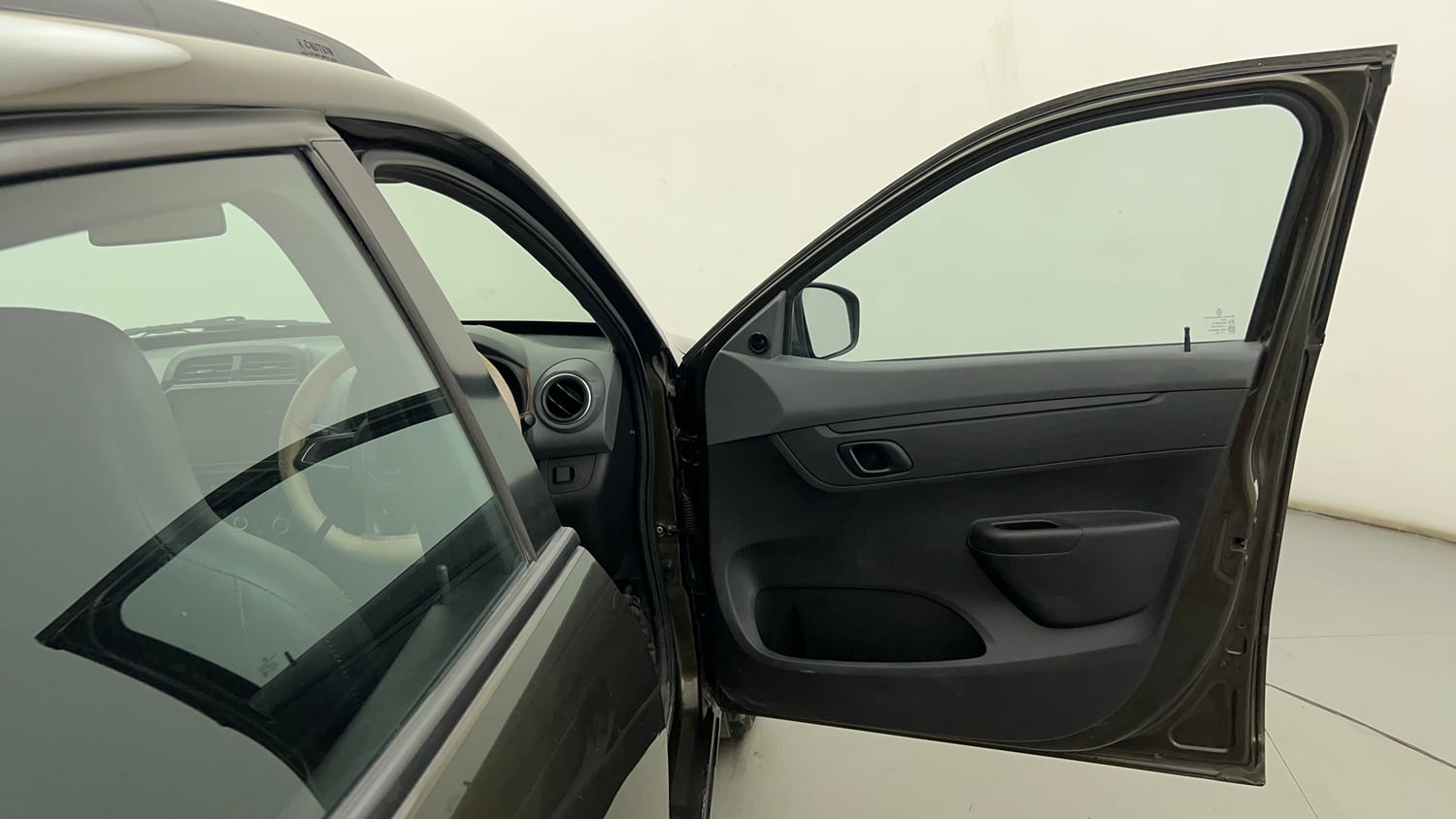 Used 2020 Renault Kwid RXT 1.0 Opt Petrol Manual interior RIGHT FRONT DOOR OPEN VIEW