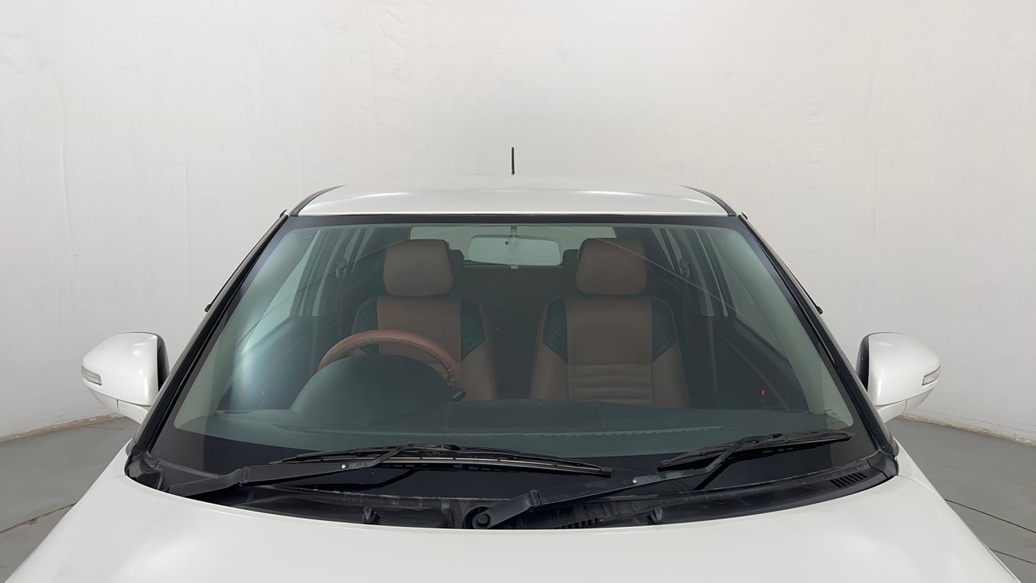 Used 2013 Maruti Suzuki Swift VDi Diesel Manual exterior FRONT WINDSHIELD VIEW