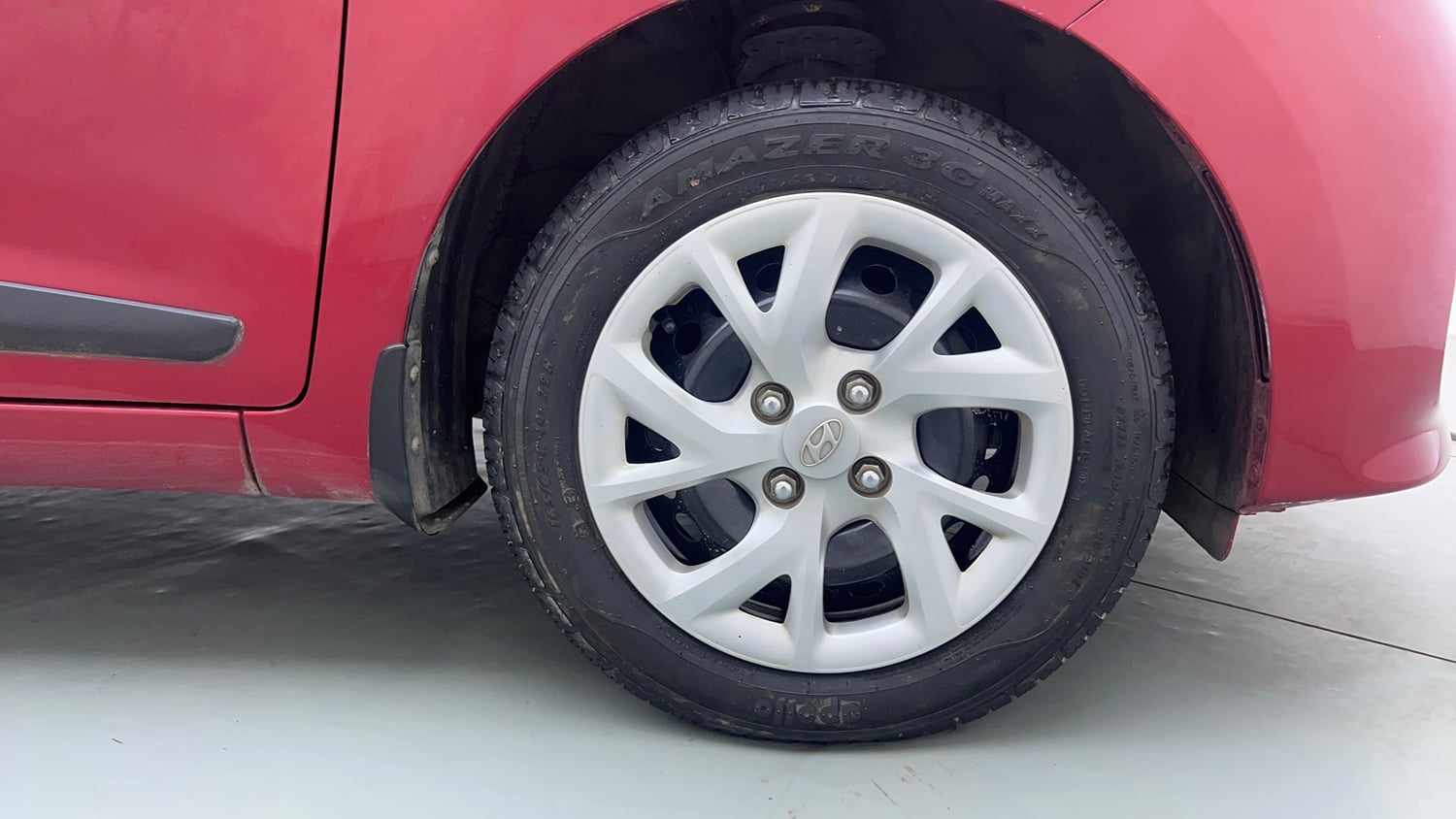 Used 2018 Hyundai Grand i10 Sportz 1.2 Kappa VTVT Petrol Manual tyres RIGHT FRONT TYRE RIM VIEW