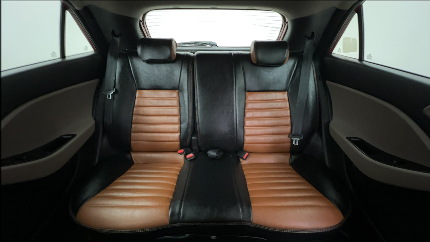 Used 2015 Hyundai Elite i20 Asta 1.2 Petrol Manual interior REAR SEAT CONDITION VIEW