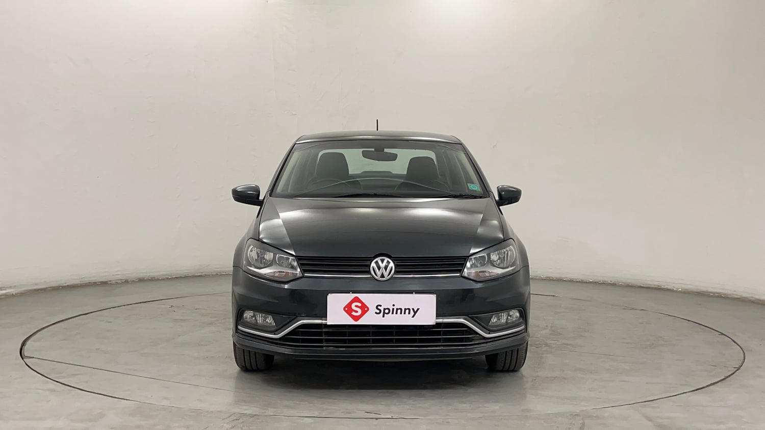 Used 2016 Volkswagen Ameo Highline1.2L (P) Petrol Manual exterior FRONT VIEW