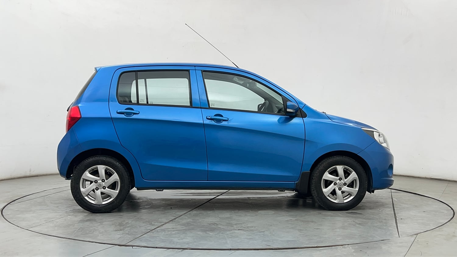 Used 2015 Maruti Suzuki Celerio ZXi Opt Petrol Manual exterior RIGHT SIDE VIEW