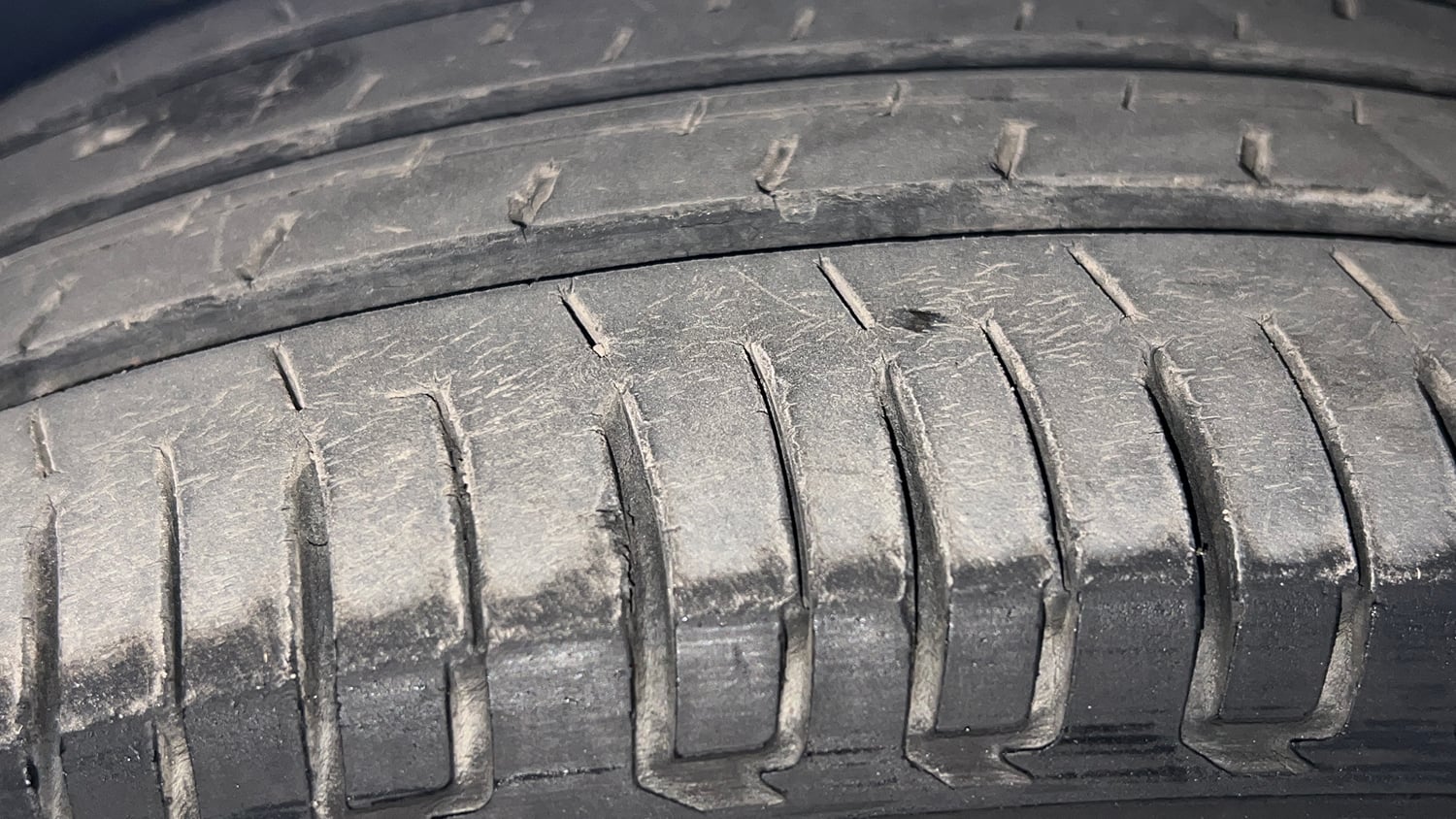 Used 2016 Honda City V Petrol Manual tyres LEFT FRONT TYRE TREAD VIEW