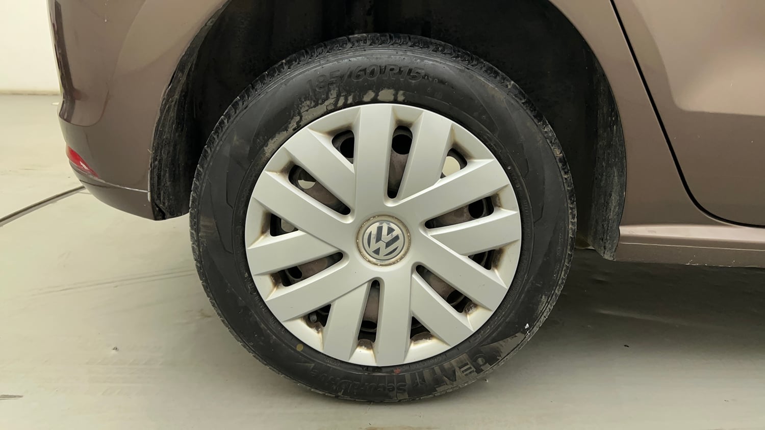 Used 2016 Volkswagen Polo Comfortline 1.2L (P) Petrol Manual tyres RIGHT REAR TYRE RIM VIEW