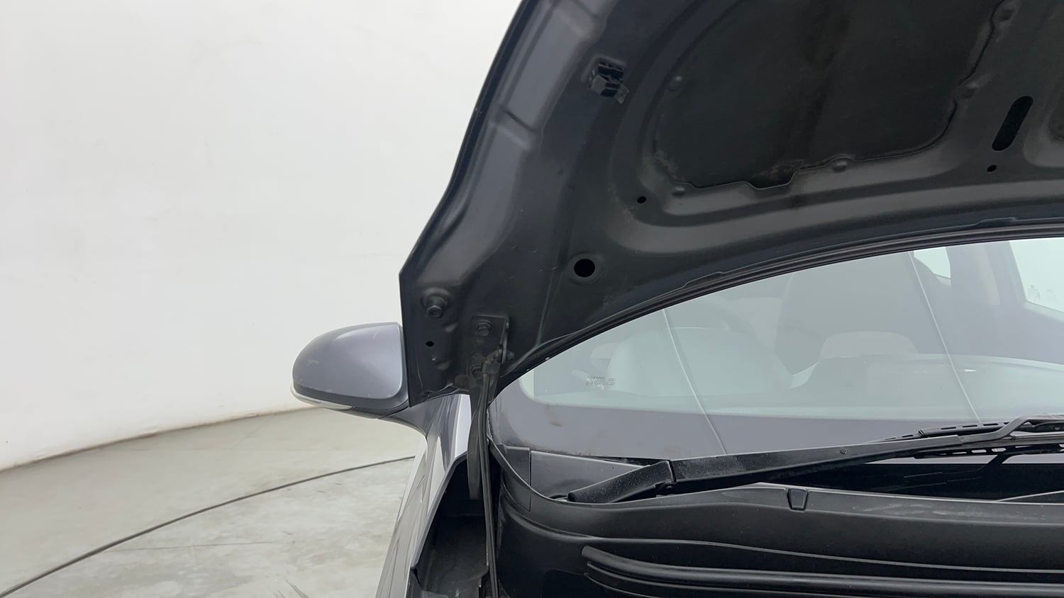 Used 2014 Hyundai Grand i10 Asta 1.2 Kappa VTVT (O) Petrol Manual engine ENGINE RIGHT SIDE HINGE & APRON VIEW