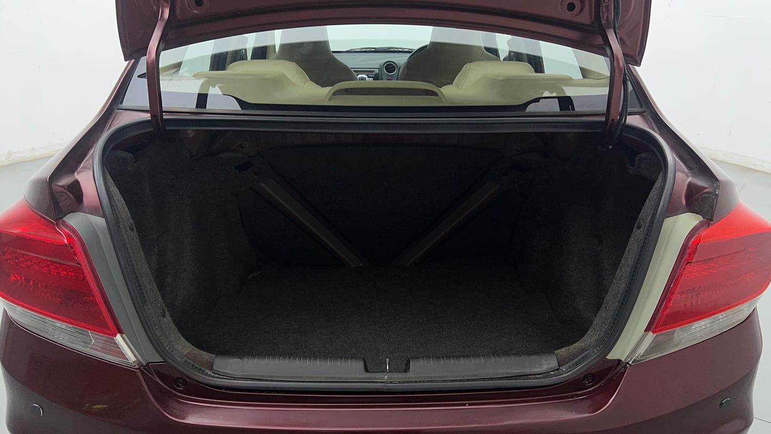 Used 2014 Honda Amaze 1.2 S i-VTEC Petrol Manual interior DICKY INSIDE VIEW