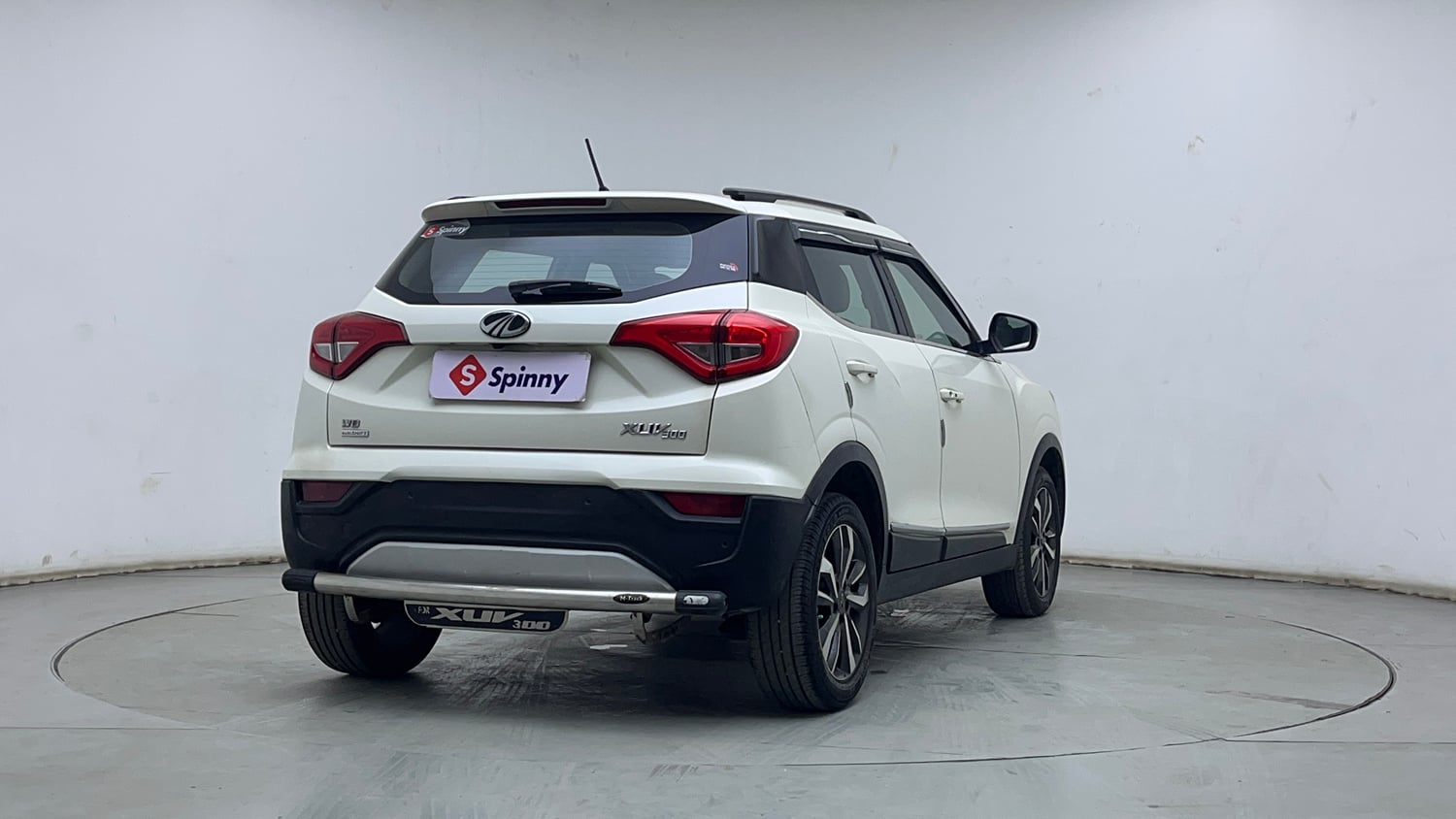 Used 2021 Mahindra XUV 300 W8 (O) 1.5 Diesel AMT Diesel Automatic exterior RIGHT REAR CORNER VIEW
