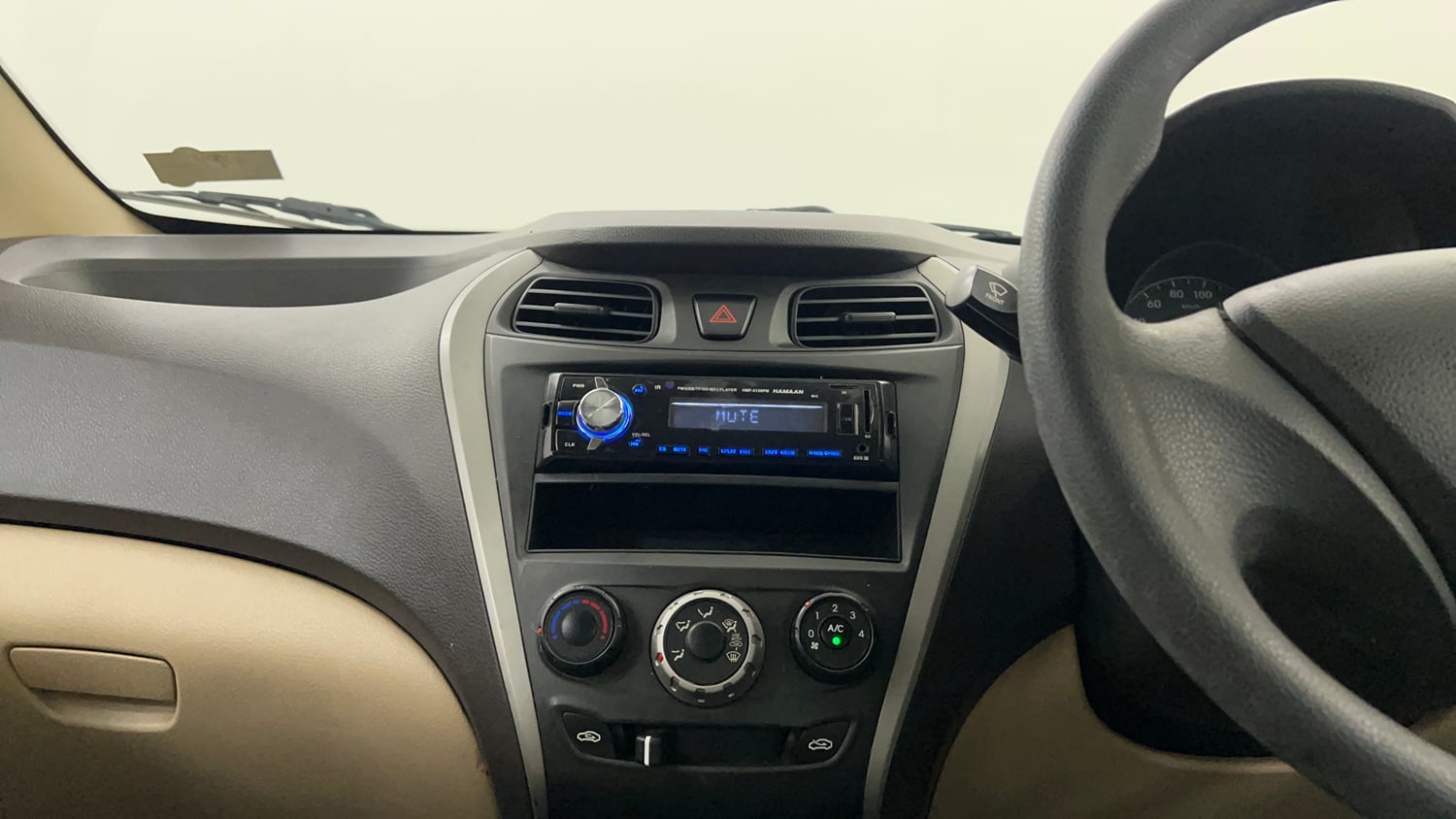 Used 2019 Hyundai Eon Era + Petrol Manual interior MUSIC SYSTEM & AC CONTROL VIEW