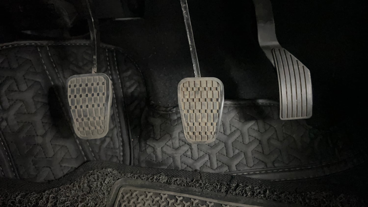 Used 2025 Tata Altroz Accomplished S CNG 5MT Cng Manual interior PEDALS VIEW
