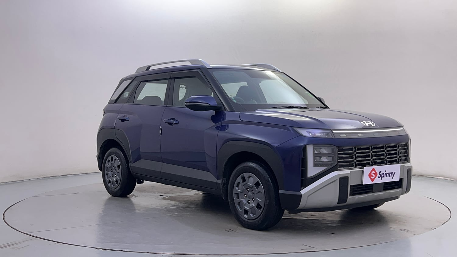Used 2026 Hyundai Venue 1.2 Kappa Petrol MT HX 5+ Petrol Manual exterior RIGHT FRONT CORNER VIEW
