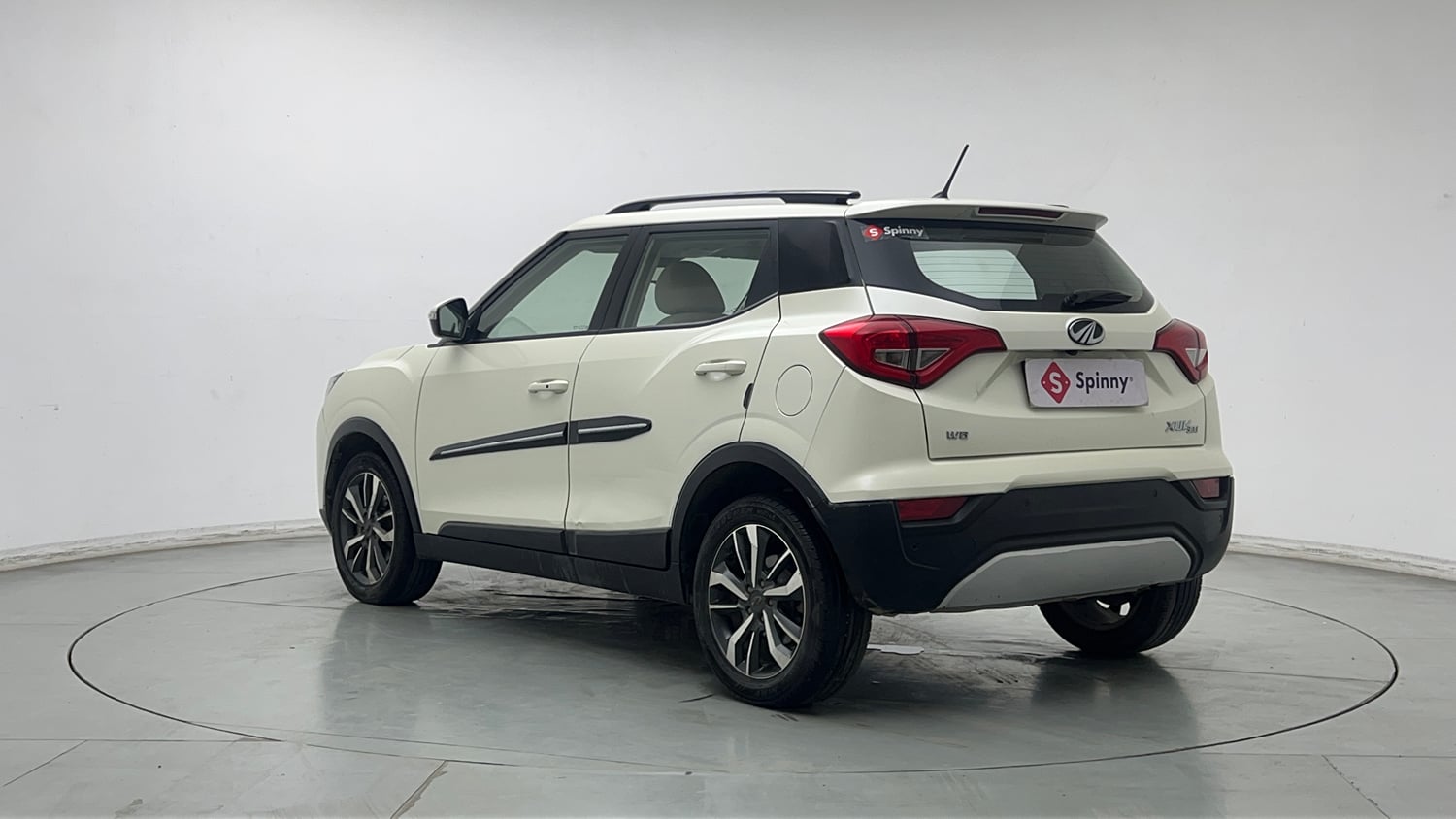 Used 2021 Mahindra XUV 300 1.5 W8 (O) Diesel Manual exterior LEFT REAR CORNER VIEW