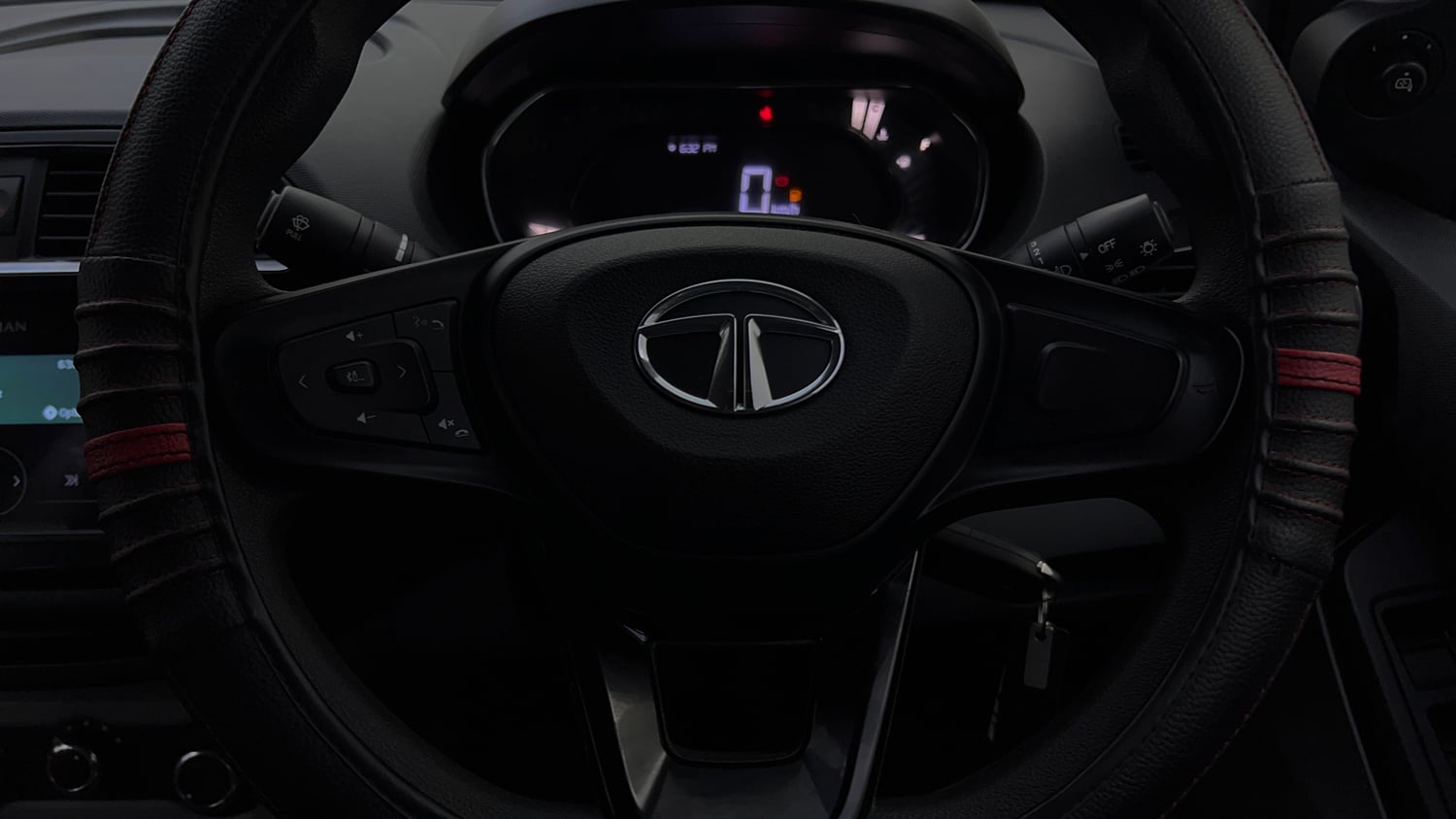 Used 2021 Tata Tiago XT Petrol Manual top_features Airbags