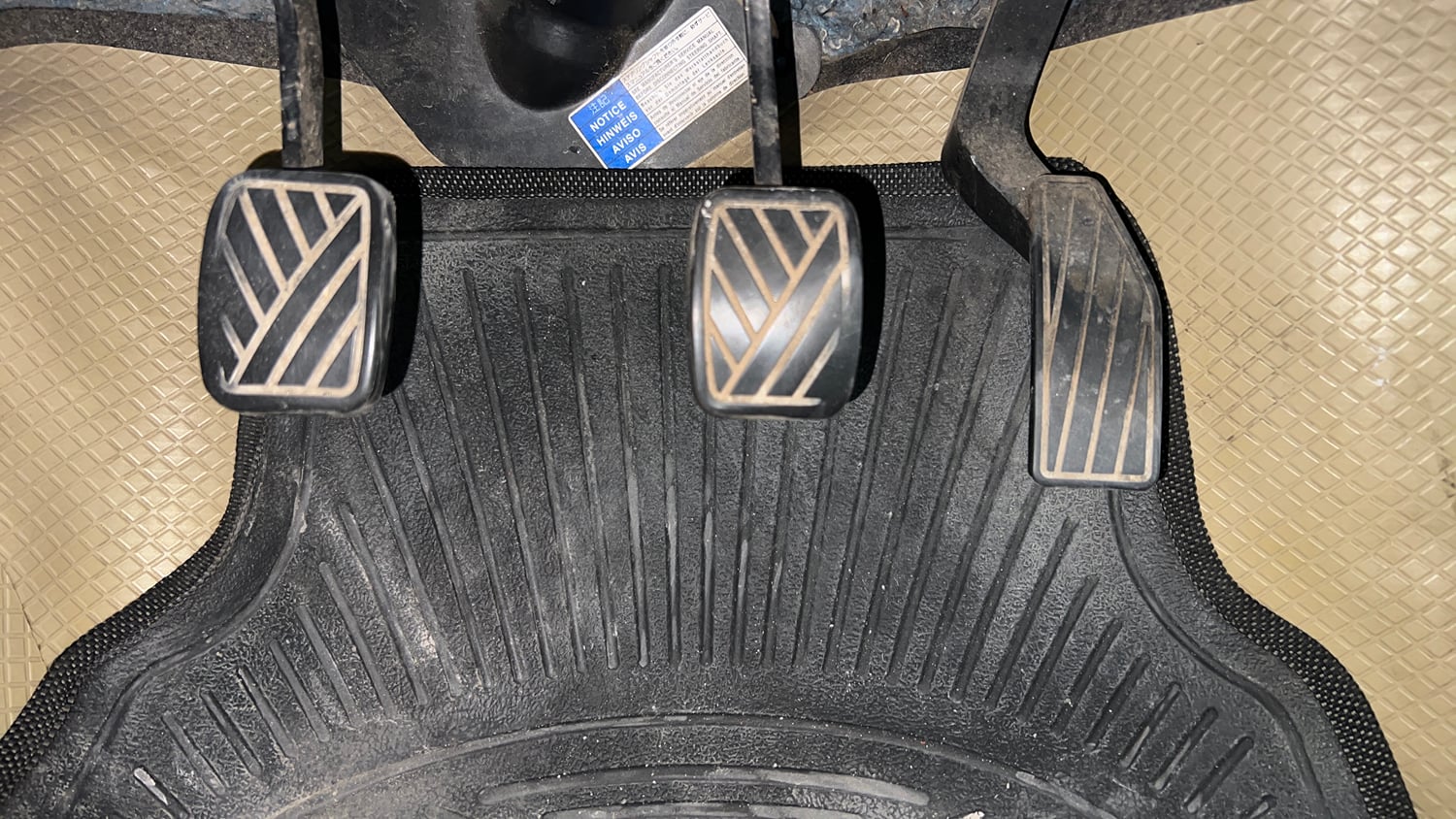 Used 2015 Maruti Suzuki Celerio ZXi Opt Petrol Manual interior PEDALS VIEW