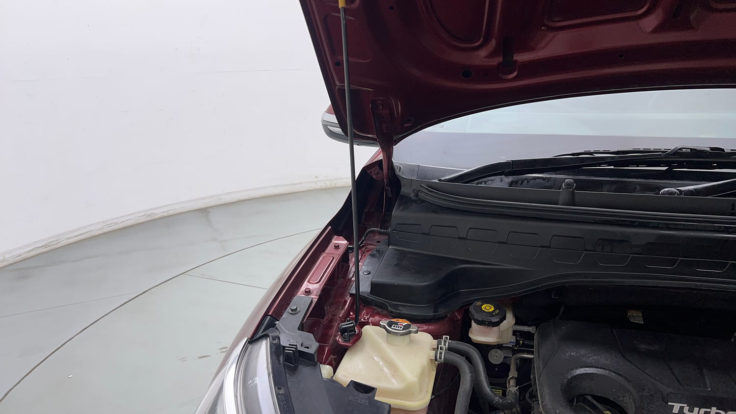 Used 2023 Kia Sonet HTX 1.0 iMT Petrol Manual engine ENGINE RIGHT SIDE HINGE & APRON VIEW