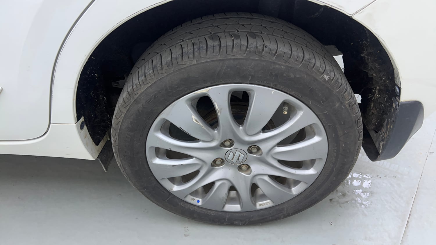 Used 2018 Maruti Suzuki Baleno Zeta 1.2 Petrol Manual tyres LEFT REAR TYRE RIM VIEW