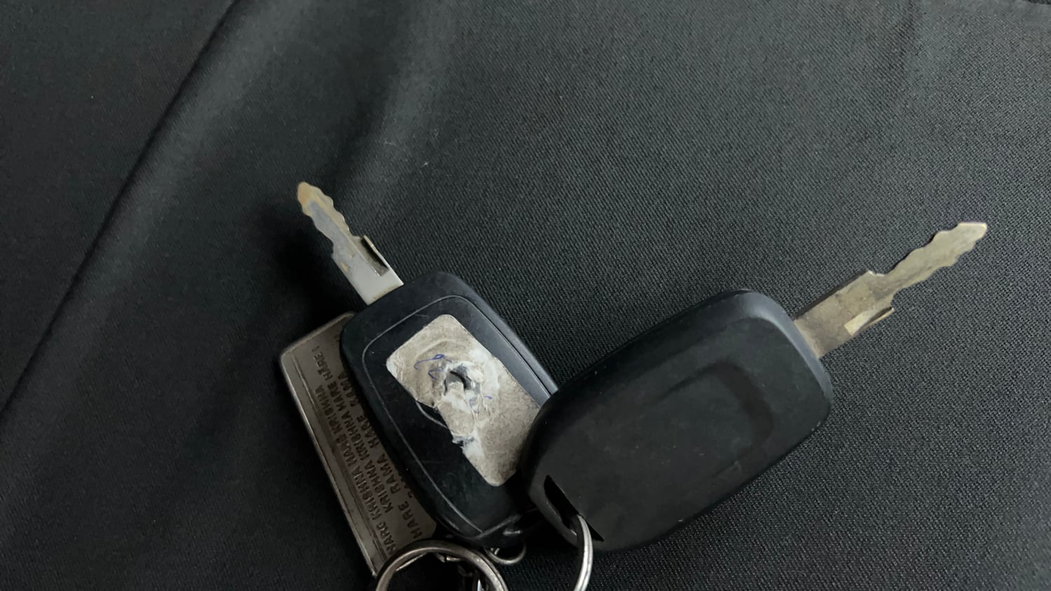 Used 2017 Renault Kwid 1.0 RXT Petrol Manual extra CAR KEY VIEW
