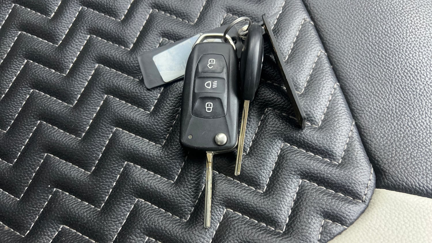 Used 2022 Tata Nexon XMA Plus (S) Petrol Automatic extra CAR KEY VIEW