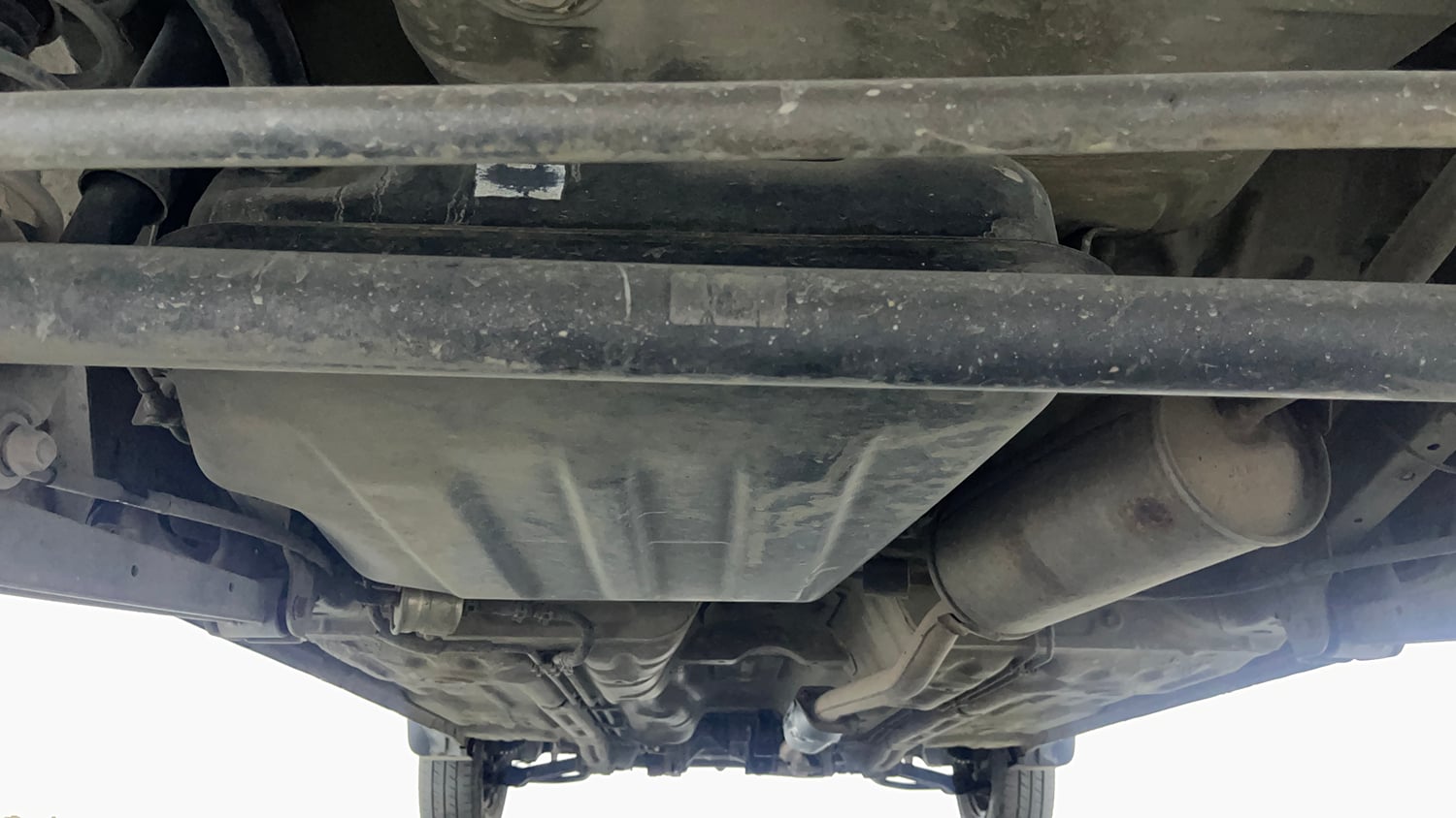 Used 2015 Maruti Suzuki Alto 800 LXi Anniversary Edition Petrol Manual extra REAR UNDERBODY VIEW (TAKEN FROM REAR)
