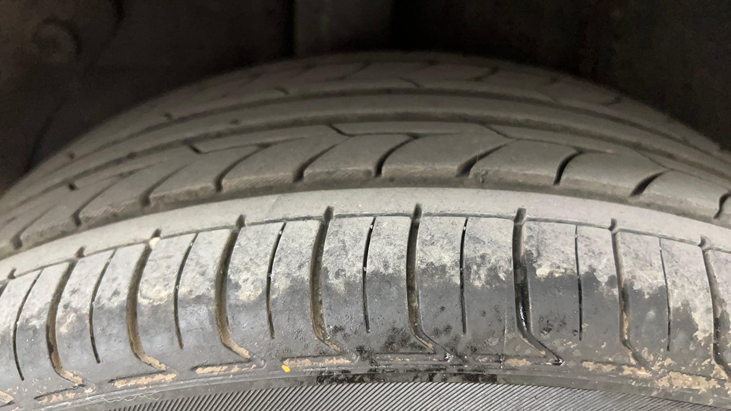 Used 2015 Hyundai Elite i20 Asta 1.2 Petrol Manual tyres RIGHT REAR TYRE TREAD VIEW