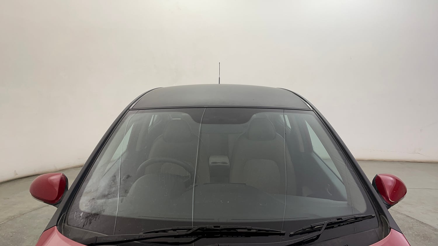 Used 2014 Hyundai Xcent S 1.2 (O) Petrol Manual exterior FRONT WINDSHIELD VIEW