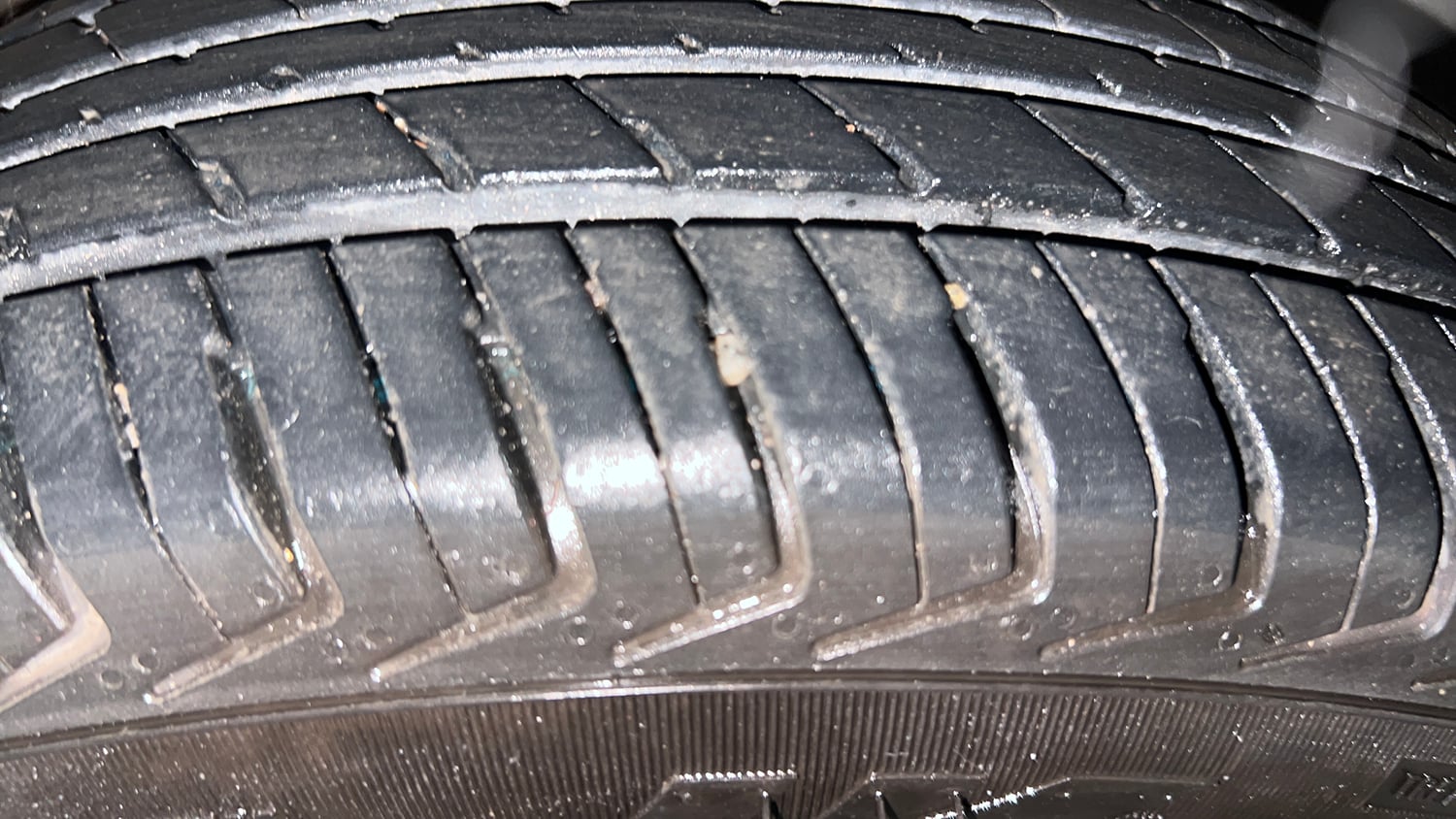 Used 2017 Renault Kwid 1.0 RXT AMT Petrol Automatic tyres RIGHT FRONT TYRE TREAD VIEW