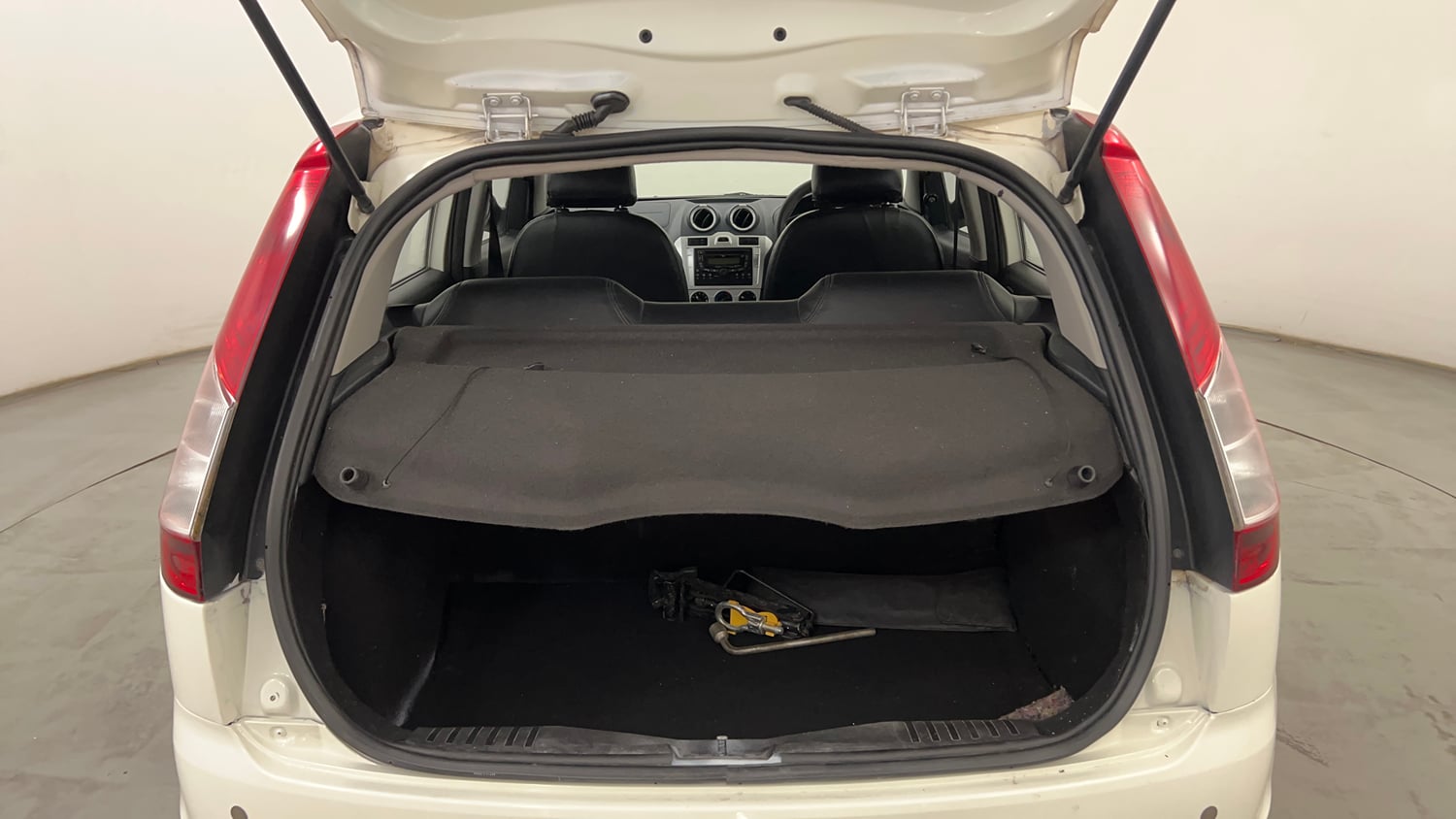 Used 2014 Ford Figo Duratec Petrol Titanium 1.2 Petrol Manual interior DICKY INSIDE VIEW