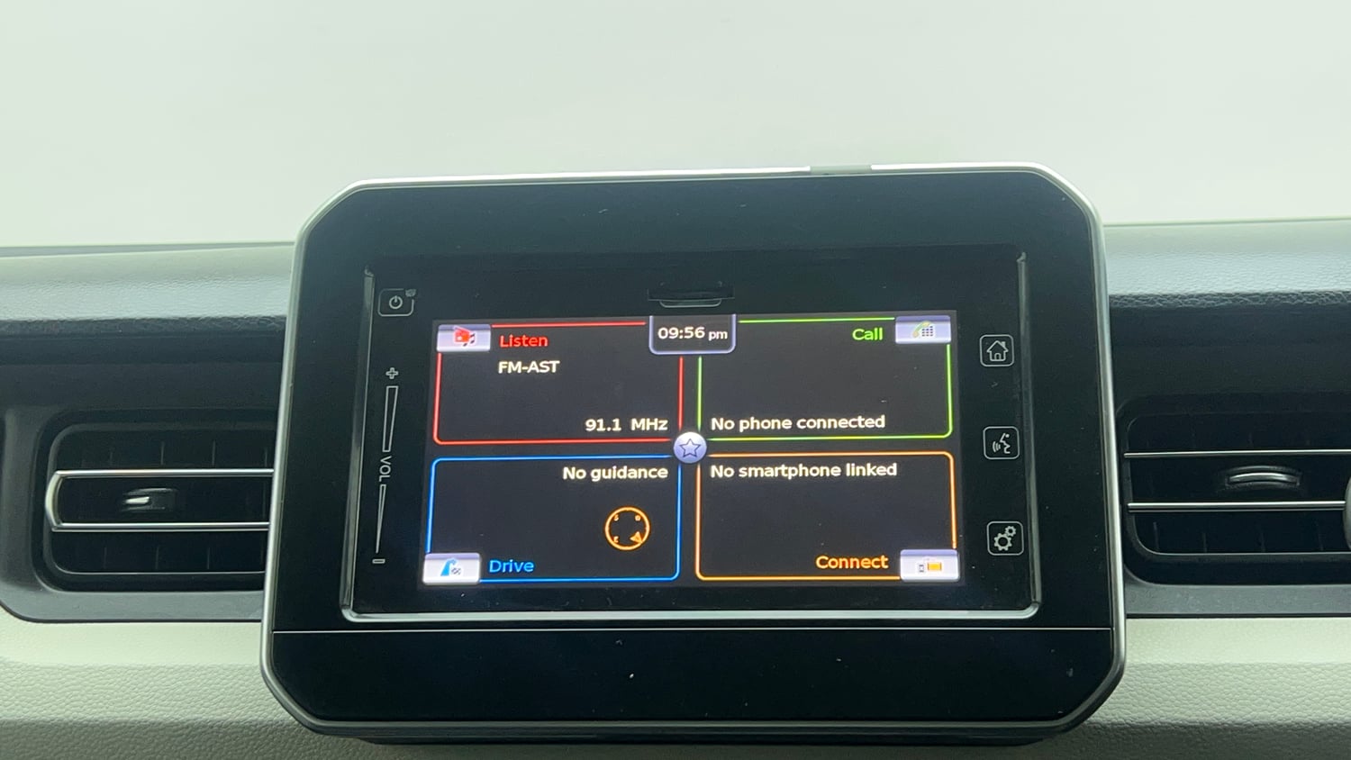 Used 2017 Maruti Suzuki Ignis Alpha 1.2 MT Petrol Manual top_features Touch screen infotainment system