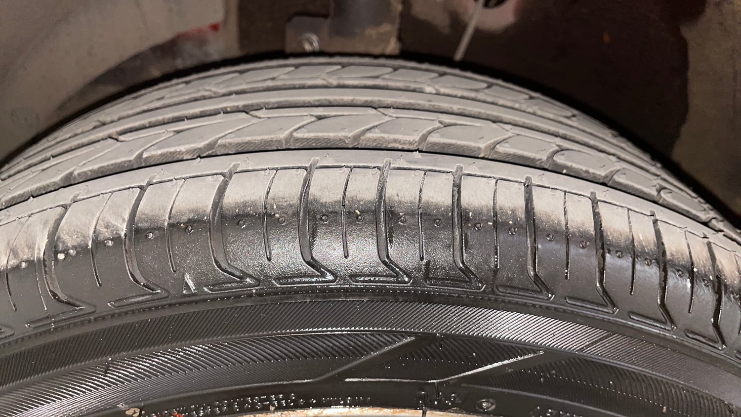 Used 2017 Maruti Suzuki Baleno Zeta 1.2 AT Petrol Automatic tyres LEFT FRONT TYRE TREAD VIEW