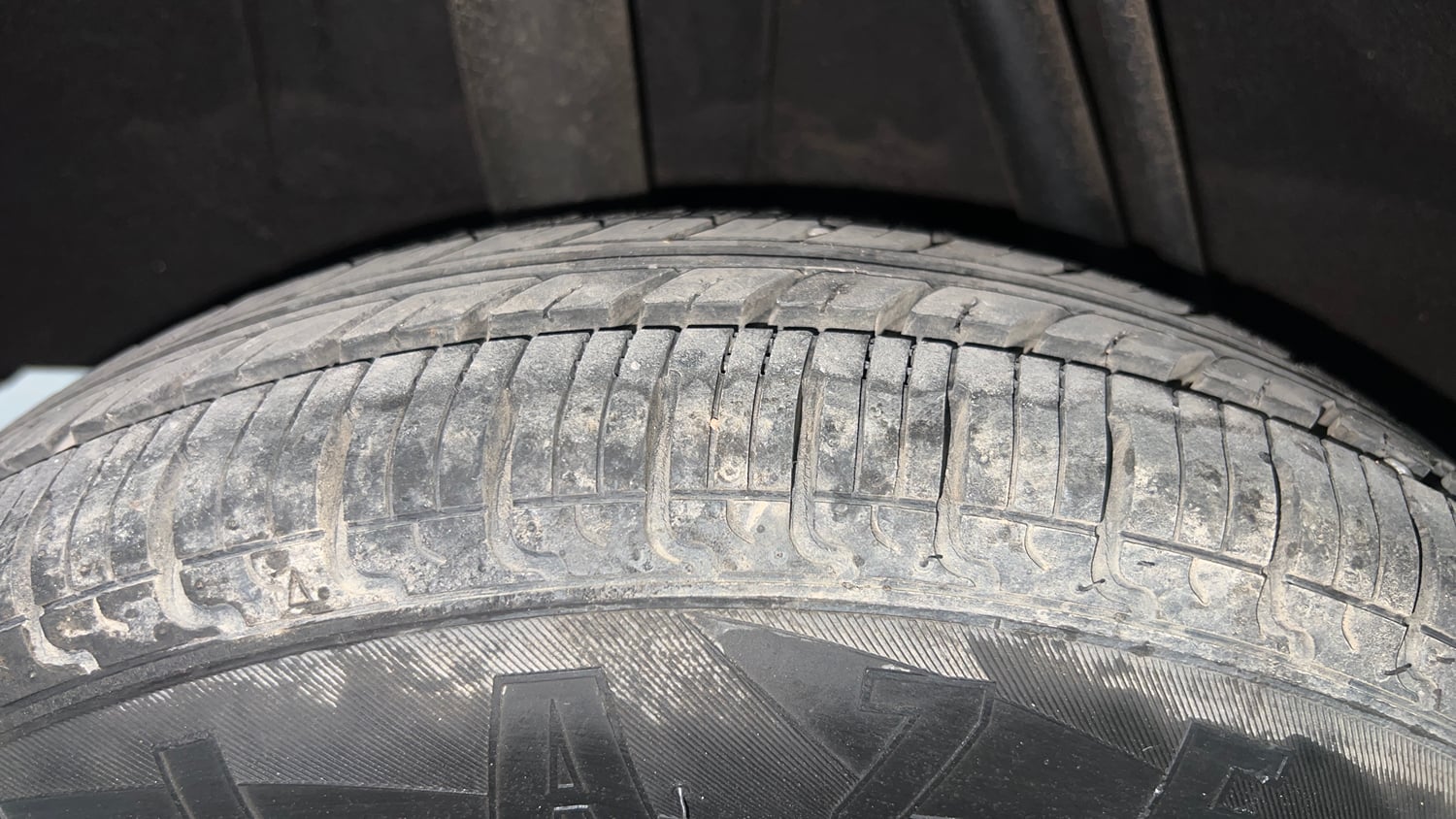 Used 2017 Renault Kwid 1.0 RXT Petrol Manual tyres RIGHT REAR TYRE TREAD VIEW