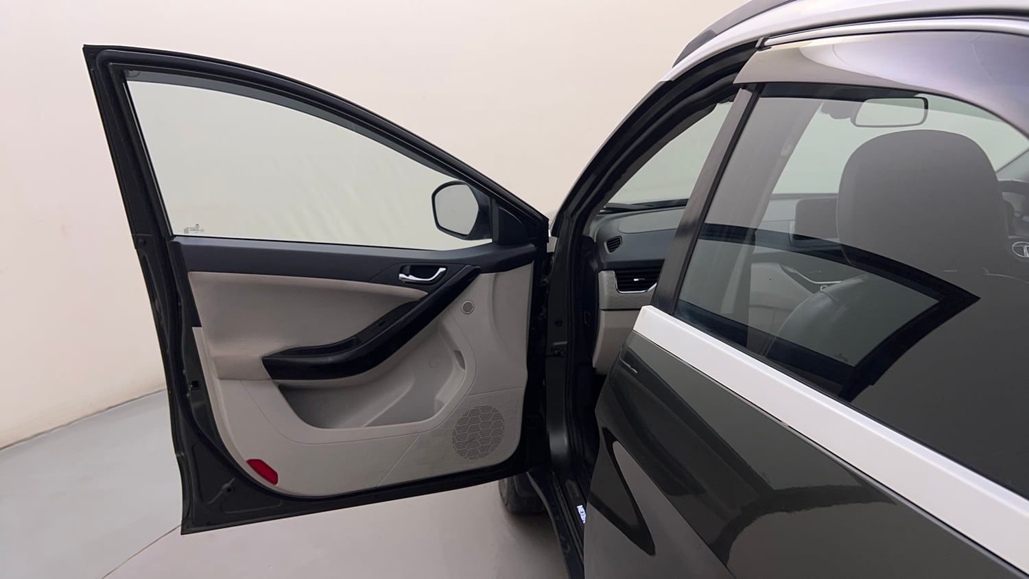 Used 2020 Tata Nexon XZA Plus (O) Dual Tone Petrol Automatic interior LEFT FRONT DOOR OPEN VIEW