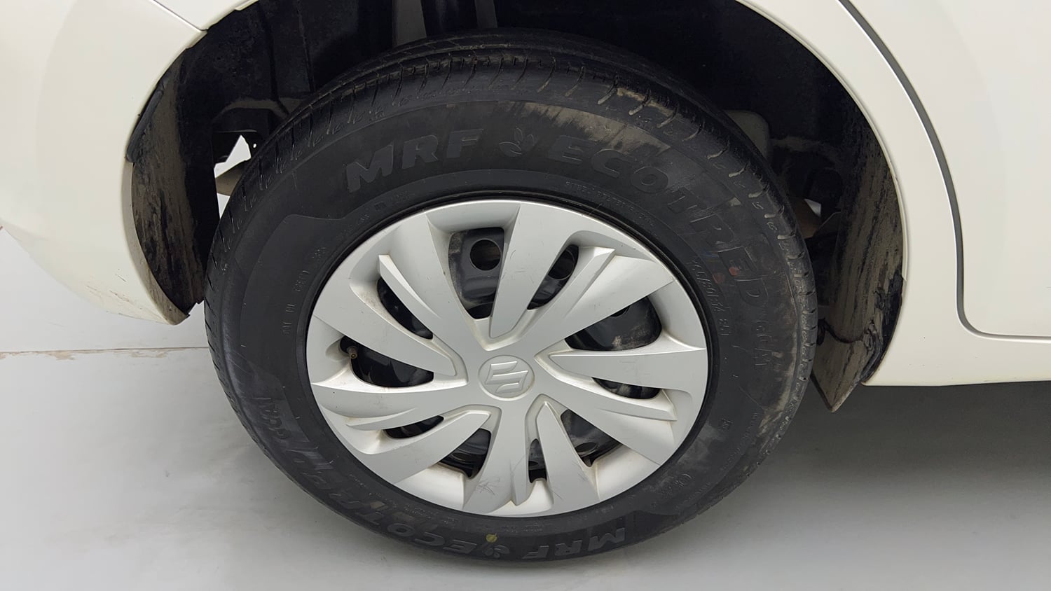 Used 2025 Maruti Suzuki Swift VXi CNG Cng Manual tyres RIGHT REAR TYRE RIM VIEW