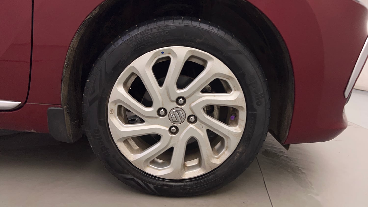Used 2024 Maruti Suzuki Baleno Zeta AGS Petrol Automatic tyres RIGHT FRONT TYRE RIM VIEW