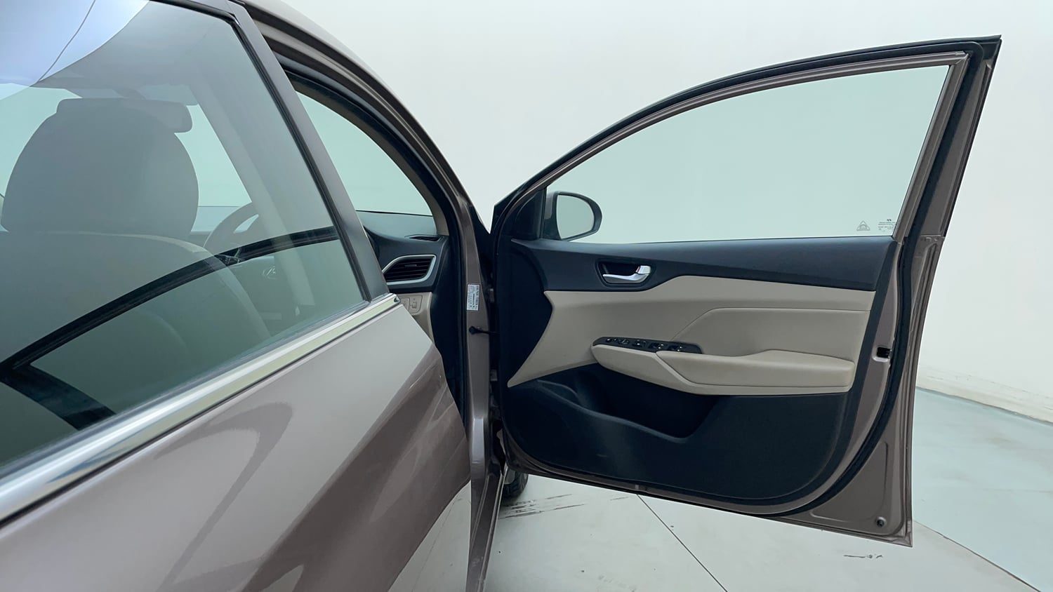 Used 2019 Hyundai Verna SX (O)1.6 VTVT Petrol Manual interior RIGHT FRONT DOOR OPEN VIEW