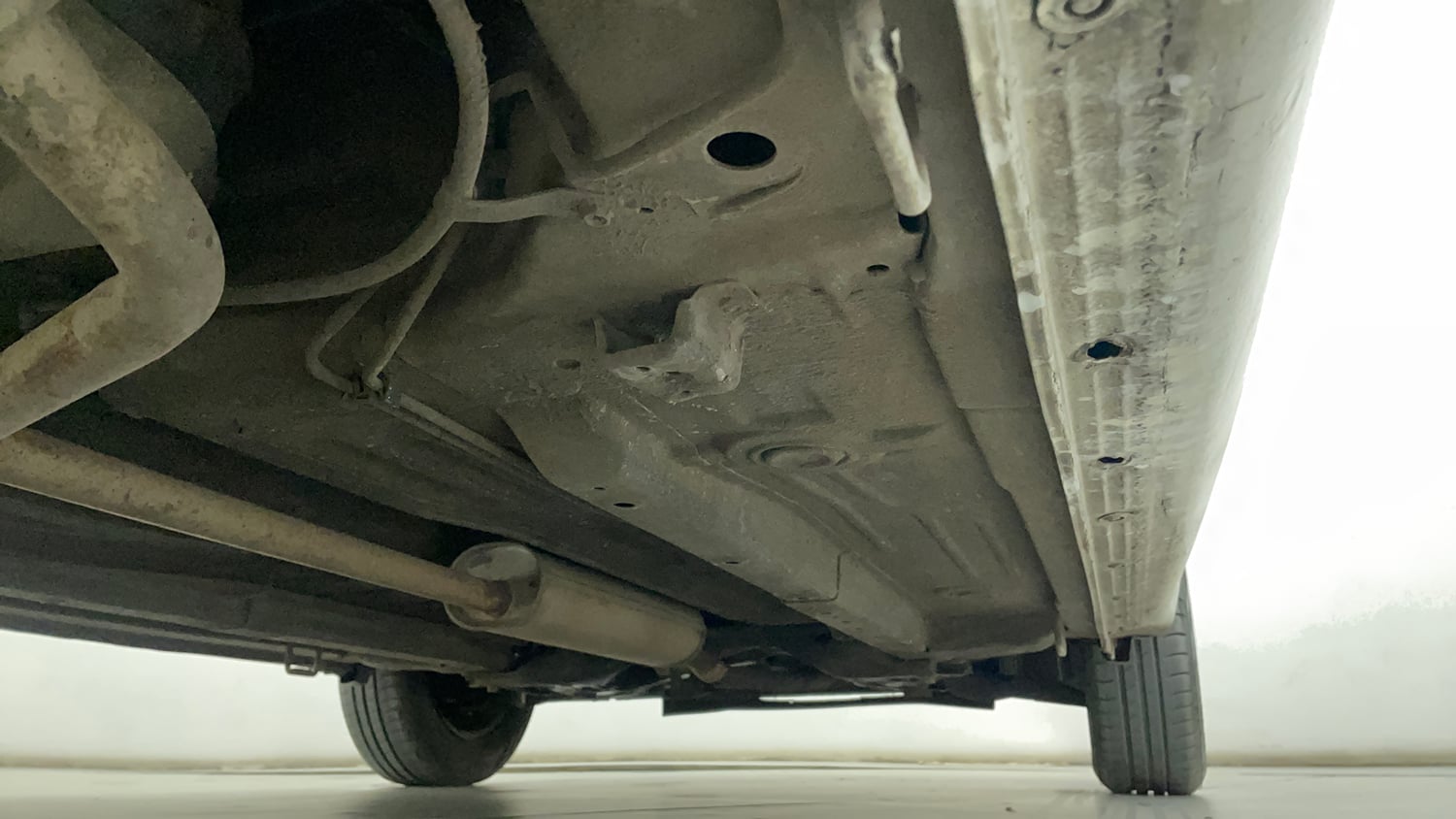 Used 2019 Maruti Suzuki Celerio ZXi (O) AMT Petrol Automatic extra REAR RIGHT UNDERBODY VIEW