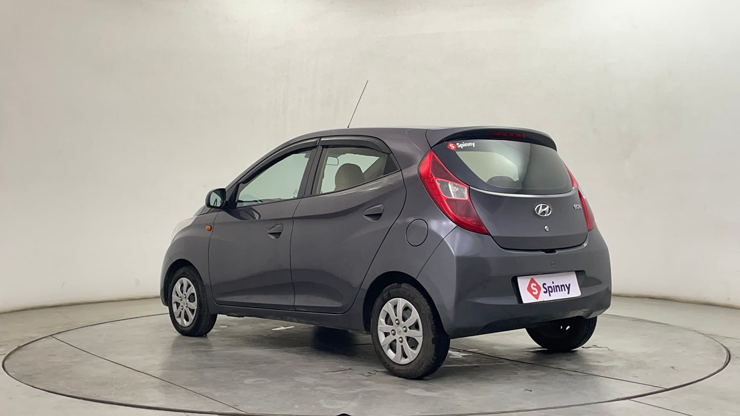 Used 2018 Hyundai Eon Sportz Petrol Manual exterior LEFT REAR CORNER VIEW