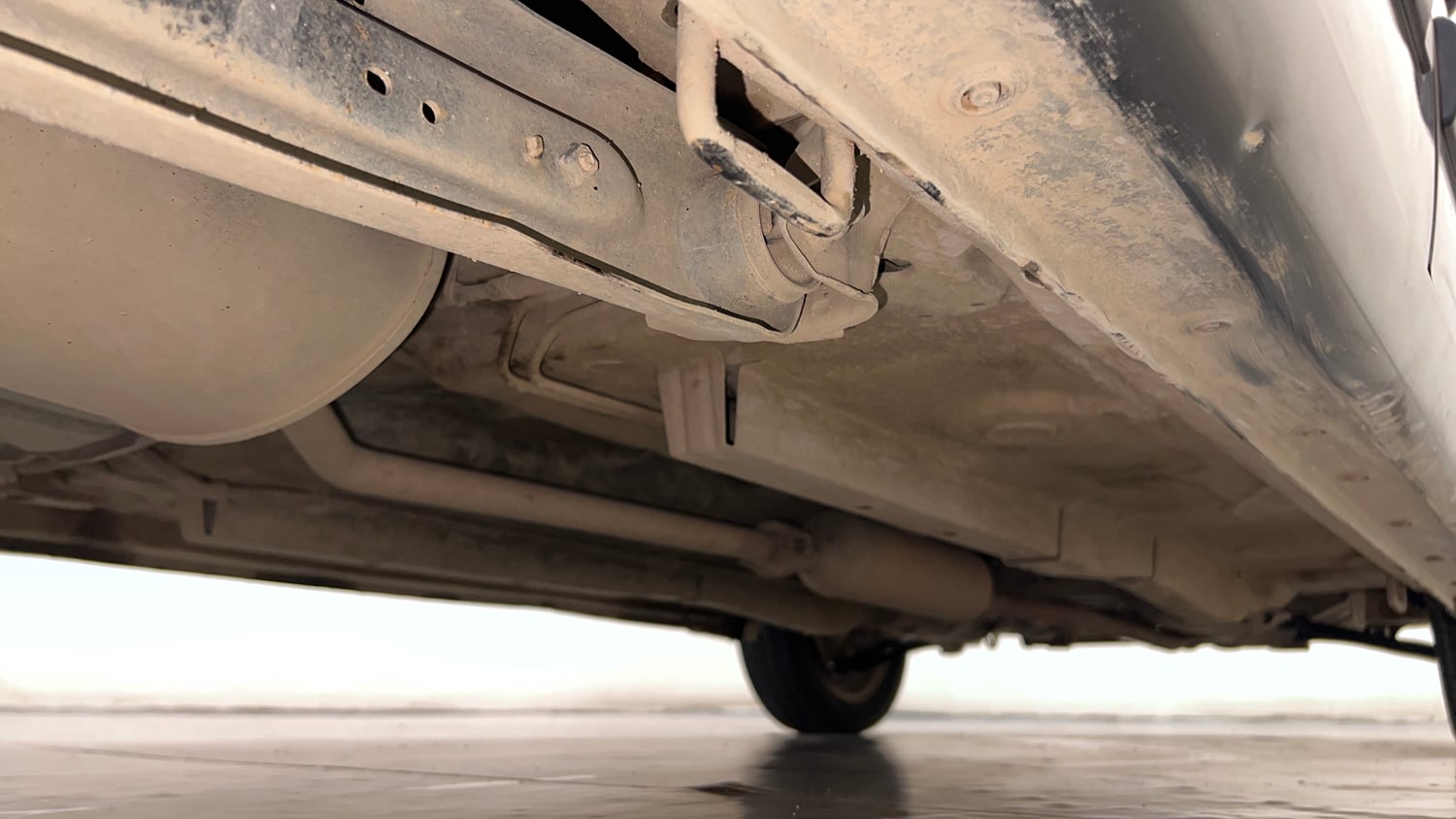Used 2015 Maruti Suzuki Wagon R VXI Petrol Manual extra REAR RIGHT UNDERBODY VIEW