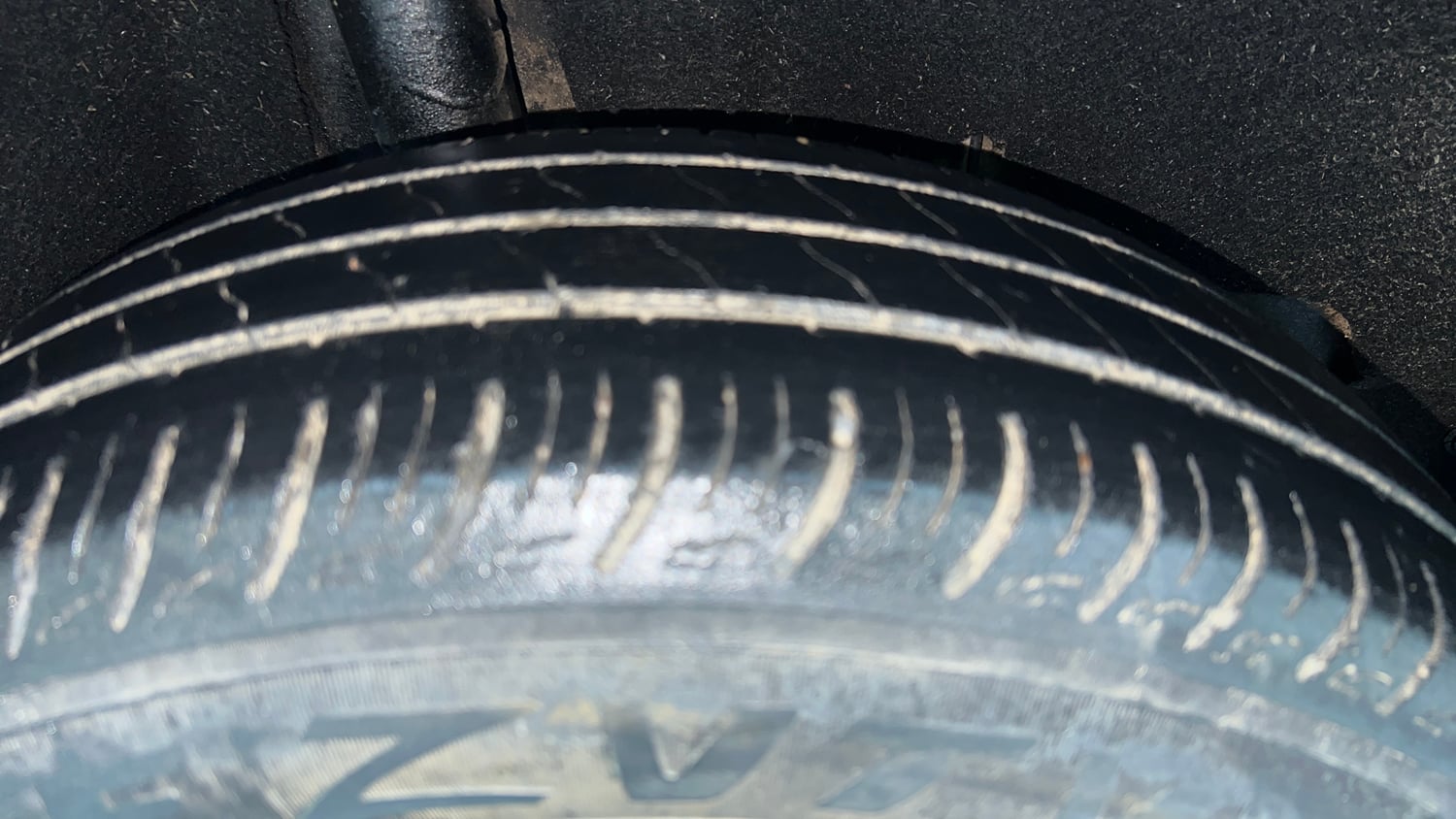Used 2020 Maruti Suzuki Baleno Sigma Petrol Manual tyres RIGHT REAR TYRE TREAD VIEW