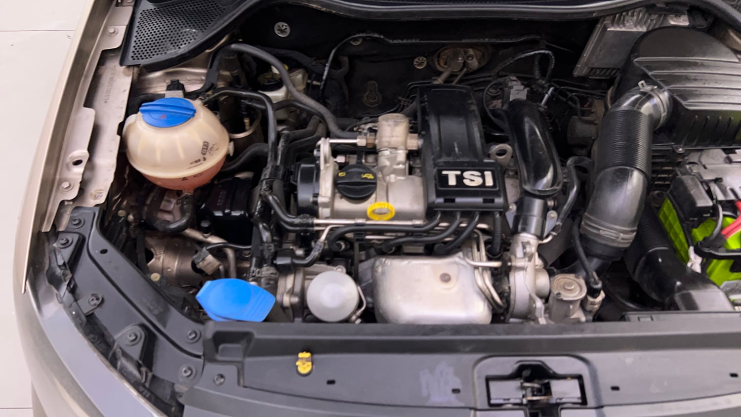 Used 2016 Volkswagen Vento Highline 1.2 (P) AT Petrol Automatic engine ENGINE RIGHT SIDE VIEW