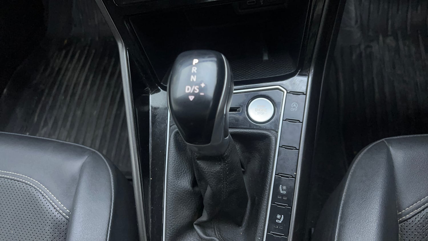 Used 2022 Volkswagen Virtus GT Plus 1.5 TSI EVO DSG Petrol Automatic interior GEAR  KNOB VIEW