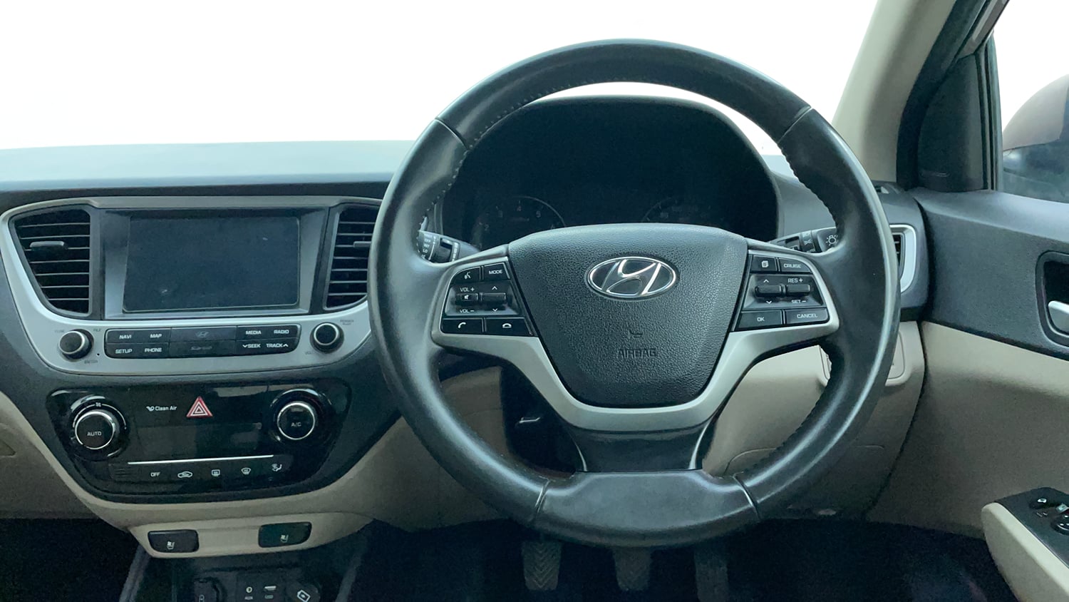 Used 2019 Hyundai Verna SX (O)1.6 VTVT Petrol Manual interior STEERING VIEW