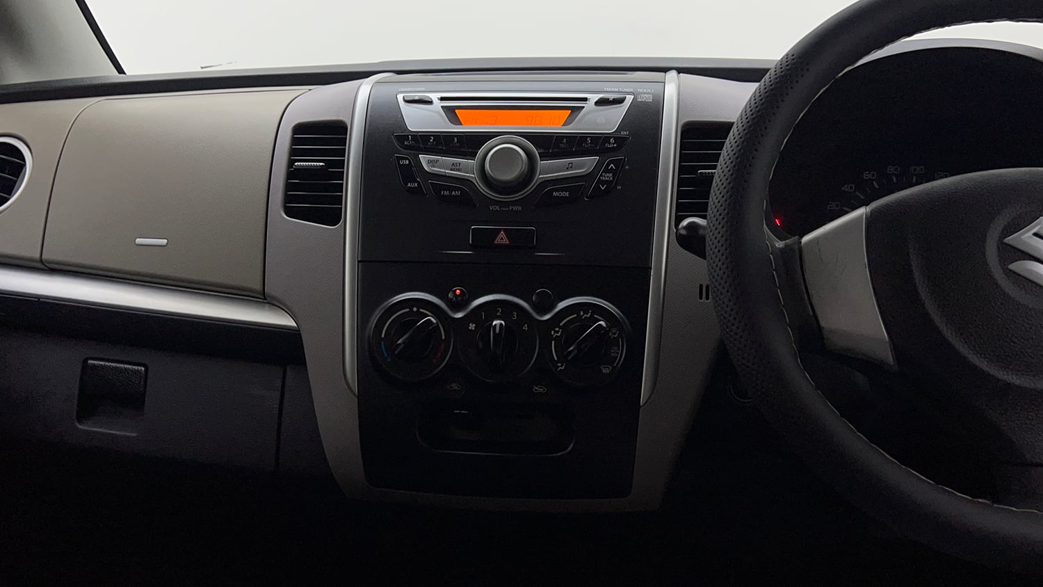 Used 2013 Maruti Suzuki Wagon R LXI CNG Cng Manual interior MUSIC SYSTEM & AC CONTROL VIEW