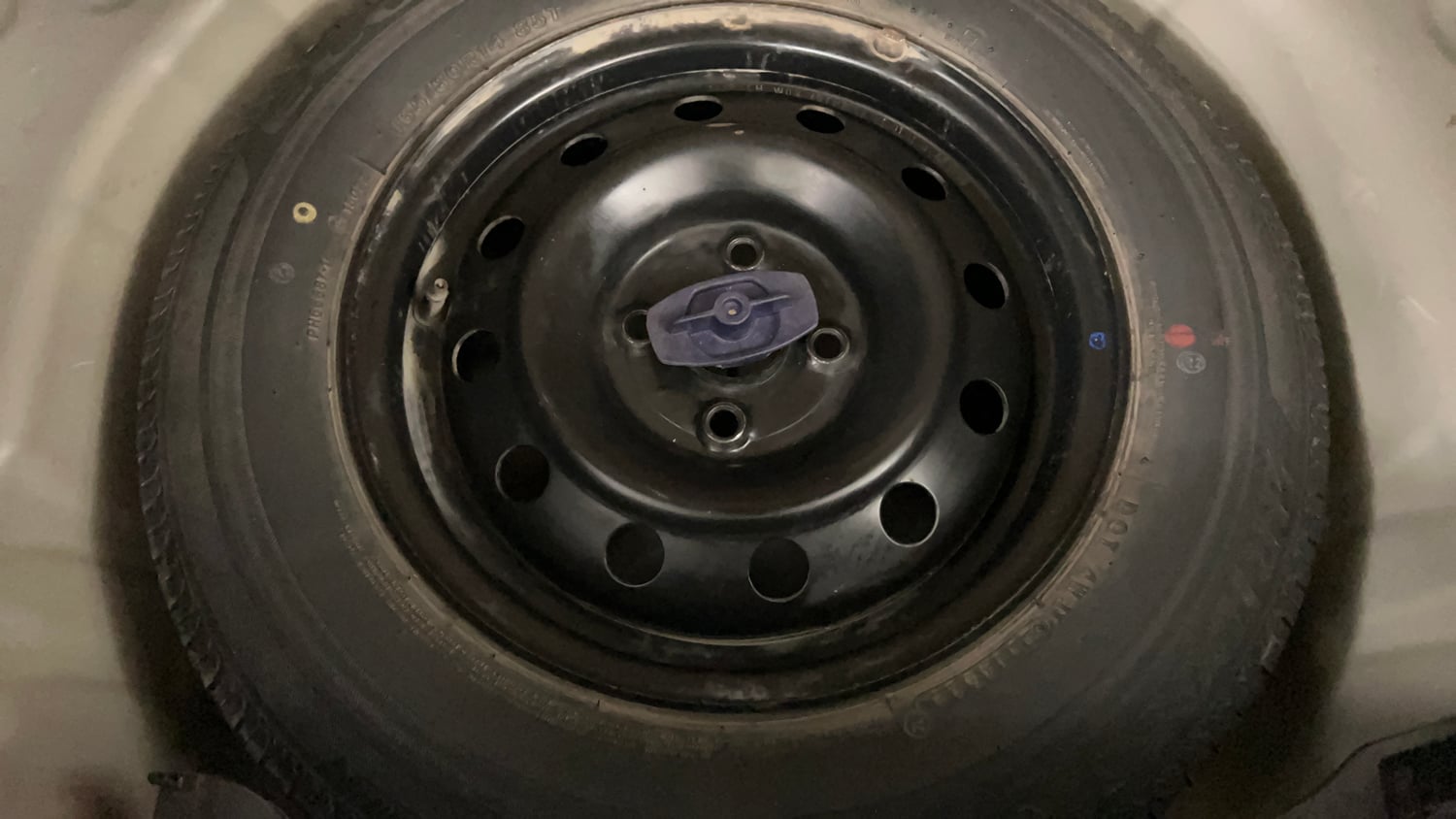 Used 2021 Maruti Suzuki Swift VXi Petrol Manual tyres SPARE TYRE VIEW