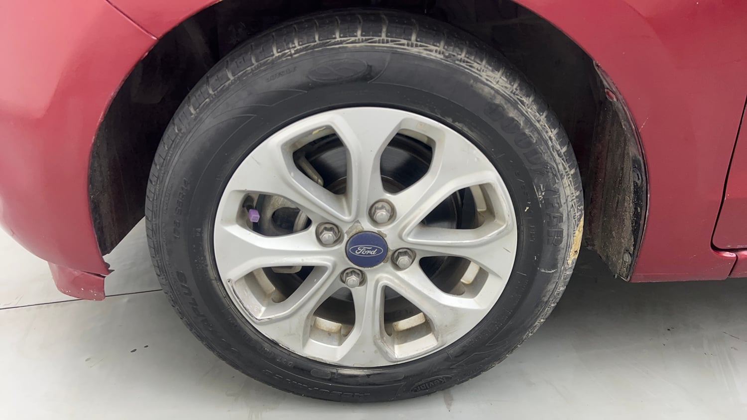 Used 2017 Ford Figo Aspire Titanium 1.2 Ti-VCT Petrol Manual tyres LEFT FRONT TYRE RIM VIEW