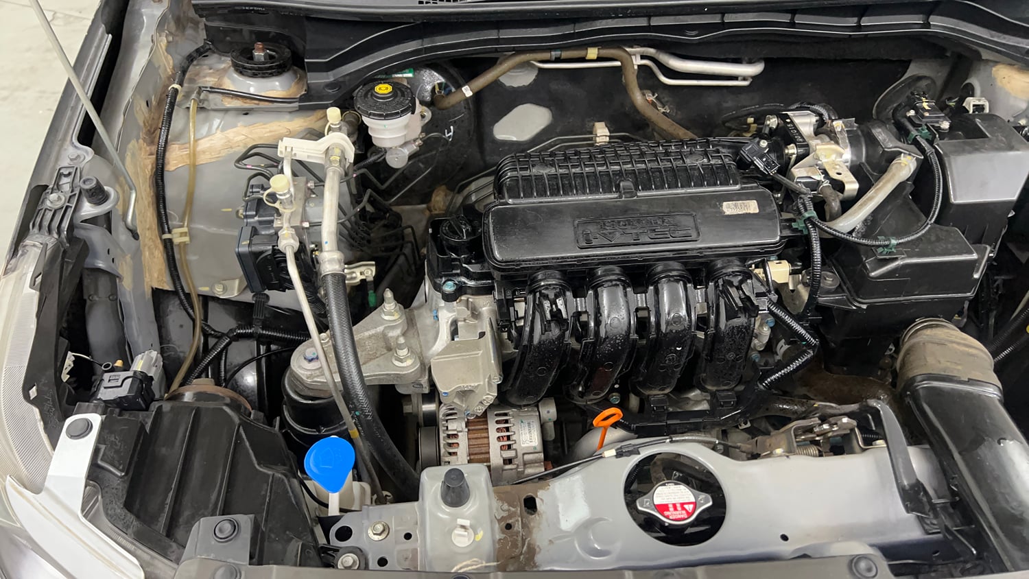 Used 2020 Honda Amaze 1.2 VX CVT Petrol Petrol Automatic engine ENGINE RIGHT SIDE VIEW