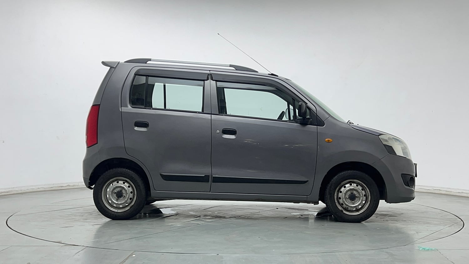 Used 2014 Maruti Suzuki Wagon R LXI Petrol Manual exterior RIGHT SIDE VIEW